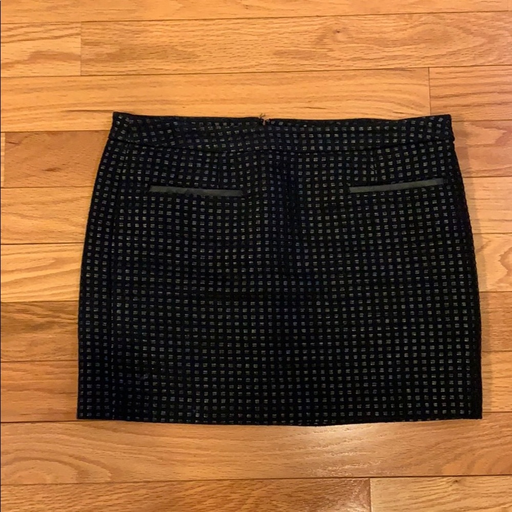 Gap skirt